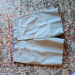 Navy white pinstripe men's shorts Banana Republic Size 38 excellent condition